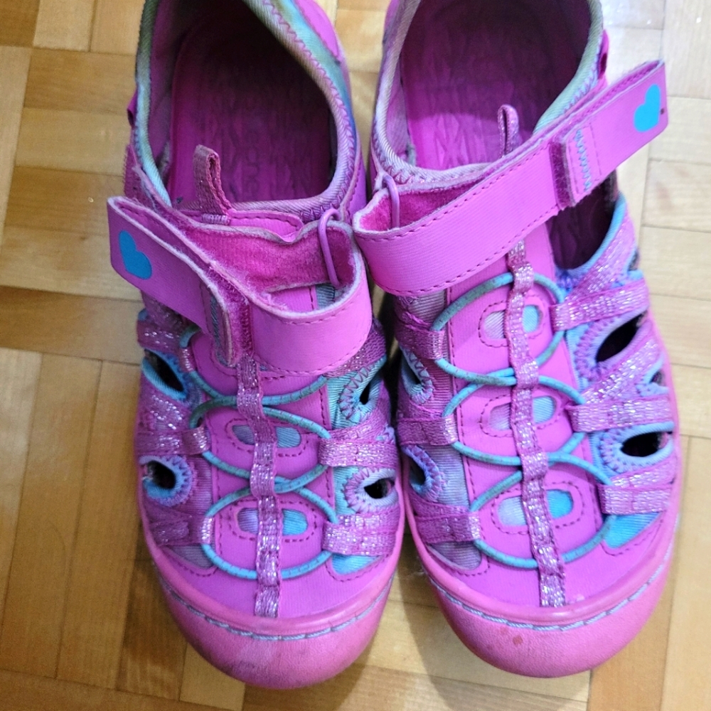 Gilrs sandals